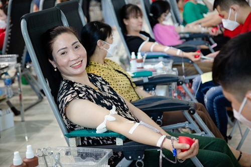 Vĩnh Phúc: Hơn 2.000 người dân tham dự Ngày hội hiến máu Hành trình Đỏ 2022